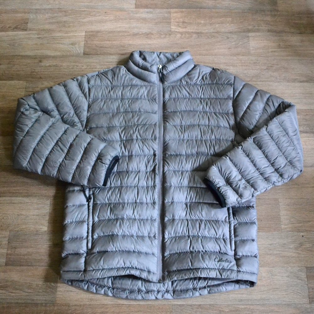 Cabela's Men's Gray Puffer Down Jacket Size Medium
